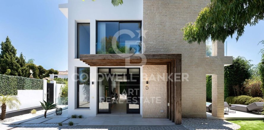 House in Estepona, Malaga, Spain 4 bedrooms, 158 sq.m. No. 158168