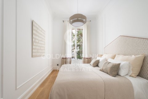 Apartament w Madrid, Hiszpania 3 sypialnie, 226 mkw. nr 158167 – zdjęcie 10