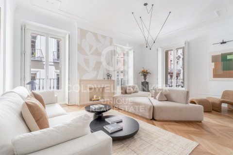 Wohnung zum Verkauf in Madrid, Spanien 3 Schlafzimmer, 226 m2 Nr. 158167 - Foto 2