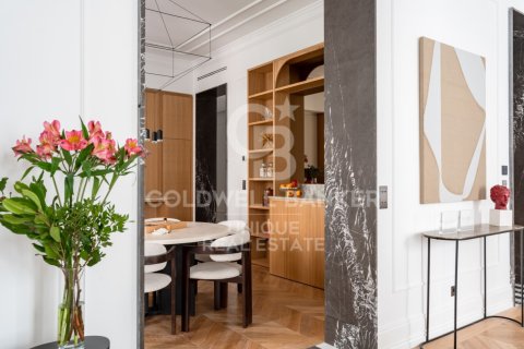 Apartament w Madrid, Hiszpania 3 sypialnie, 226 mkw. nr 158167 – zdjęcie 3