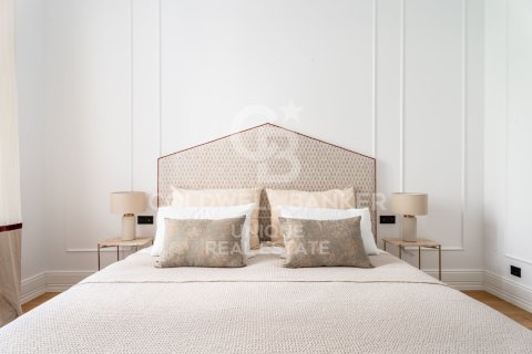 Apartament w Madrid, Hiszpania 3 sypialnie, 226 mkw. nr 158167 – zdjęcie 11