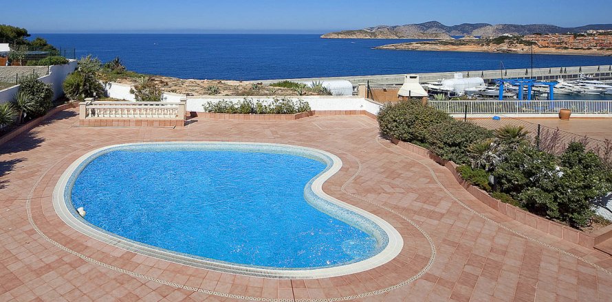 Villa in Port Adriano, Mallorca, Spain 4 bedrooms, 256 sq.m. No. 182117