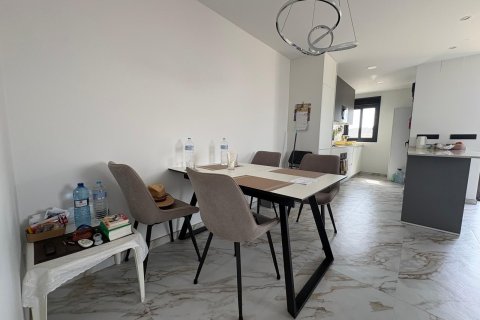 Продажа пентхауса в Гуардамар-дель-Сегура, Аликанте, Испания 3 спальни, 100м2 №182129 - фото 19