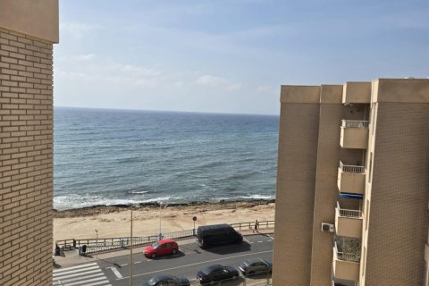 Apartment à Torrevieja, Alicante, Espagne 2 chambres, 90 m2 No. 182128