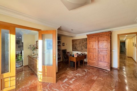 Apartamento en venta en Torrevieja, Alicante, España 4 dormitorios, 256 m2 No. 147730 - foto 16