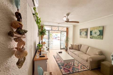 Huoneisto myytävänä Torrevieja, Alicante, Espanja, 2 makuuhuonetta, 64 m2 No. 164913 - kuva 21