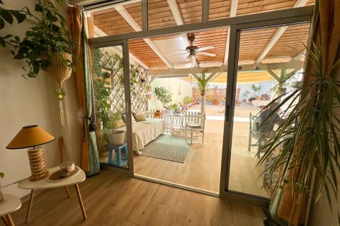 Huoneisto myytävänä Torrevieja, Alicante, Espanja, 2 makuuhuonetta, 64 m2 No. 164913 - kuva 18