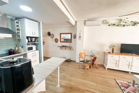 Huoneisto myytävänä Torrevieja, Alicante, Espanja, 2 makuuhuonetta, 64 m2 No. 164913 - kuva 3
