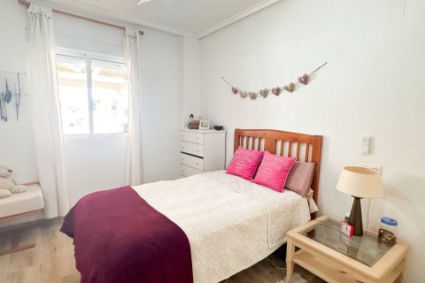 Huoneisto myytävänä Torrevieja, Alicante, Espanja, 2 makuuhuonetta, 64 m2 No. 164913 - kuva 9