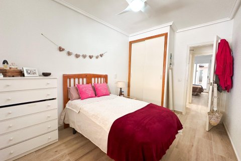 Huoneisto myytävänä Torrevieja, Alicante, Espanja, 2 makuuhuonetta, 64 m2 No. 164913 - kuva 11