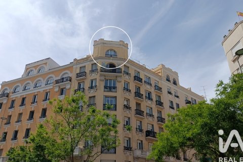 Продажа пентхауса в Мадрид, Испания 3 спальни, 142м2 №187799 - фото 4