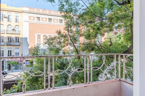 Продажа квартиры в Мадрид, Испания 4 спальни, 164м2 №187832 - фото 4