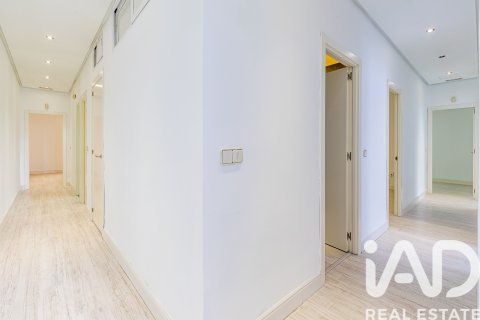 Продажа квартиры в Мадрид, Испания 4 спальни, 164м2 №187832 - фото 13