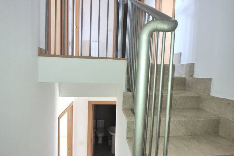 Townhouse for sale in Garrafe de Torio, Leon, Spain 4 bedrooms, 158 sq.m. No. 187986 - photo 21