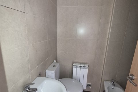 Townhouse for sale in Garrafe de Torio, Leon, Spain 4 bedrooms, 158 sq.m. No. 187986 - photo 24