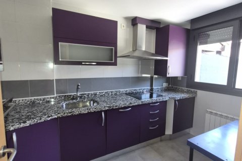 Townhouse for sale in Garrafe de Torio, Leon, Spain 4 bedrooms, 158 sq.m. No. 187986 - photo 9