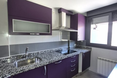 Townhouse for sale in Garrafe de Torio, Leon, Spain 4 bedrooms, 158 sq.m. No. 187986 - photo 6