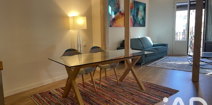 Apartment à Barcelona, Espagne 2 chambres, 88 m2 No. 187987
