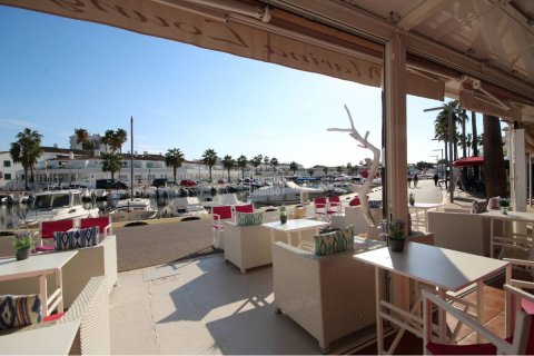 Cafe / restaurant à vendre Cala'n Bosch, Menorca, Espagne, 145 m2 No. 138291 - photo 2