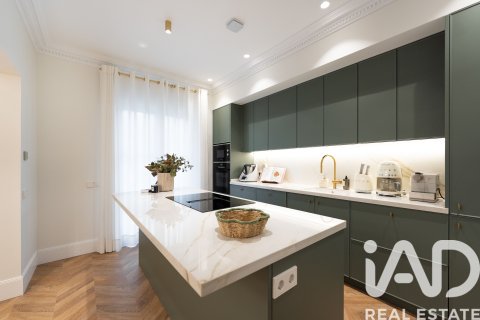Продажа квартиры в Мадрид, Испания 2 спальни, 143м2 №187764 - фото 4
