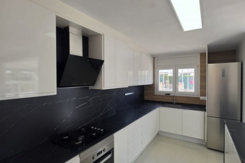 Продажа дома в Л'Аметлья-де-Мар, Таррагона, Испания 4 спальни, 160м2 №187765 - фото 14
