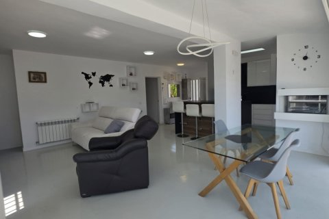 Продажа дома в Л'Аметлья-де-Мар, Таррагона, Испания 4 спальни, 160м2 №187765 - фото 2