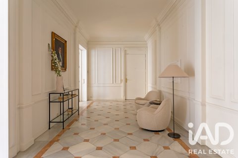 Продажа квартиры в Мадрид, Испания 3 спальни, 246м2 №187763 - фото 8