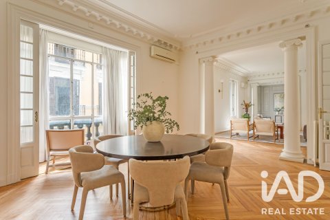 Продажа квартиры в Мадрид, Испания 3 спальни, 246м2 №187763 - фото 13