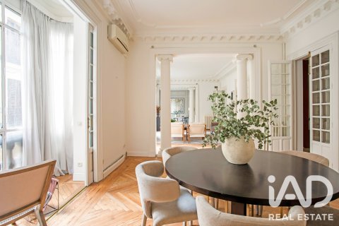 Продажа квартиры в Мадрид, Испания 3 спальни, 246м2 №187763 - фото 12