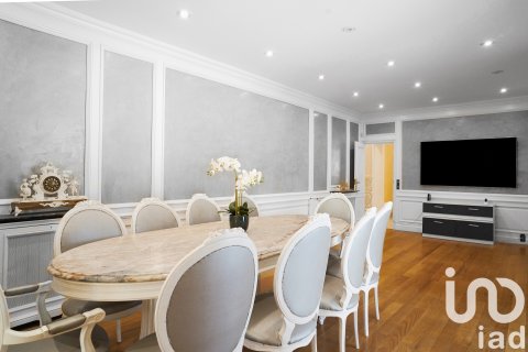 Hus i Madrid, Spanien 5 sovrum, 555 kvm. Nr. 153572