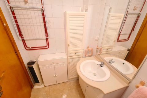 Apartment for sale in Guardamar del Segura, Alicante, Spain 3 bedrooms, 73 sq.m. No. 183602 - photo 13