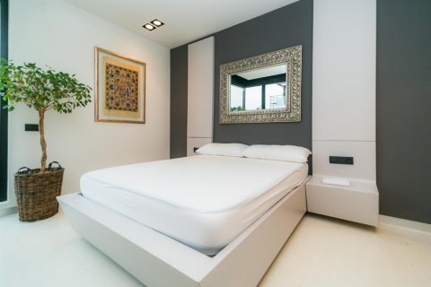 Huvila vuokrattavana Las Rozas de Madrid, Madrid, Espanja, 7 makuuhuonetta, 750 m2 No. 155286 - kuva 27