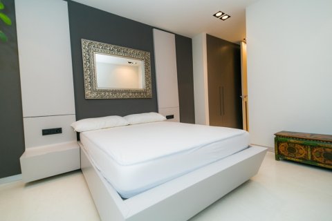 Huvila vuokrattavana Las Rozas de Madrid, Madrid, Espanja, 7 makuuhuonetta, 750 m2 No. 155286 - kuva 28