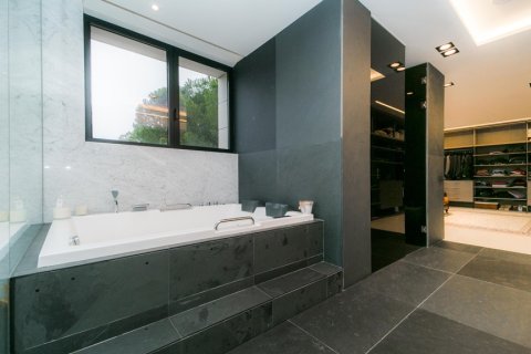 Huvila vuokrattavana Las Rozas de Madrid, Madrid, Espanja, 7 makuuhuonetta, 750 m2 No. 155286 - kuva 12