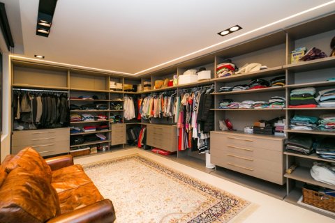 Huvila vuokrattavana Las Rozas de Madrid, Madrid, Espanja, 7 makuuhuonetta, 750 m2 No. 155286 - kuva 14