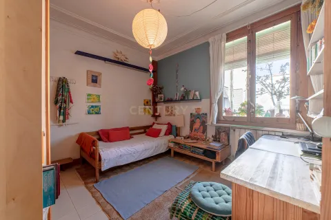 Apartment for sale in Barcelona, Spain 8 bedrooms, 230 sq.m. No. 166943 - photo 6