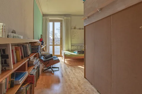 Apartment for sale in Barcelona, Spain 8 bedrooms, 230 sq.m. No. 166943 - photo 19