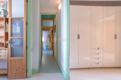 Apartment for sale in Barcelona, Spain 8 bedrooms, 230 sq.m. No. 166943 - photo 17