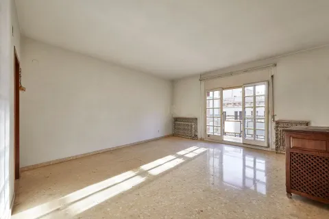 Huoneisto myytävänä Barcelona, Espanja, 4 makuuhuonetta, 134 m2 No. 166944 - kuva 2