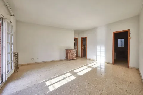 Huoneisto myytävänä Barcelona, Espanja, 4 makuuhuonetta, 134 m2 No. 166944 - kuva 7