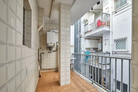 Huoneisto myytävänä Barcelona, Espanja, 4 makuuhuonetta, 134 m2 No. 166944 - kuva 10