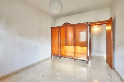 Huoneisto myytävänä Barcelona, Espanja, 4 makuuhuonetta, 134 m2 No. 166944 - kuva 15