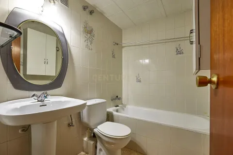 Huoneisto myytävänä Barcelona, Espanja, 4 makuuhuonetta, 134 m2 No. 166944 - kuva 21