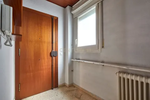 Huoneisto myytävänä Barcelona, Espanja, 4 makuuhuonetta, 134 m2 No. 166944 - kuva 30