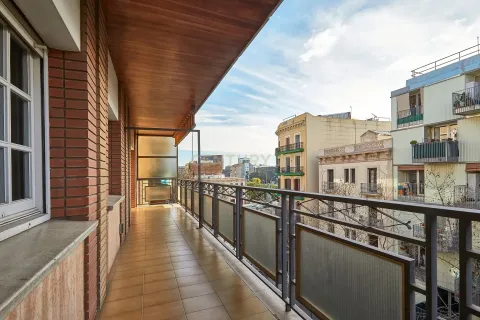 Huoneisto Barcelona, Espanja 4 makuuhuonetta, 134 m2 No. 166944