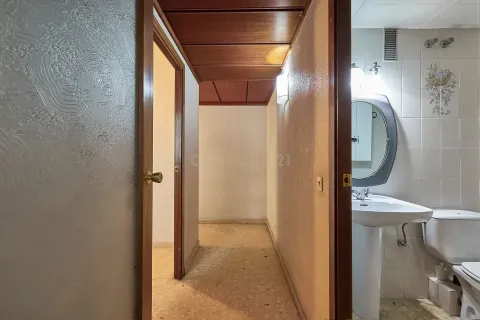 Huoneisto myytävänä Barcelona, Espanja, 4 makuuhuonetta, 134 m2 No. 166944 - kuva 20