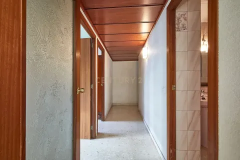 Huoneisto myytävänä Barcelona, Espanja, 4 makuuhuonetta, 134 m2 No. 166944 - kuva 13