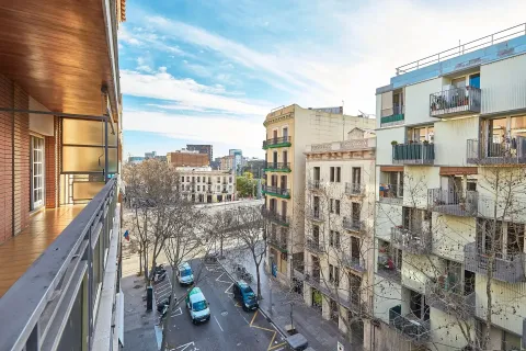 Huoneisto myytävänä Barcelona, Espanja, 4 makuuhuonetta, 134 m2 No. 166944 - kuva 3
