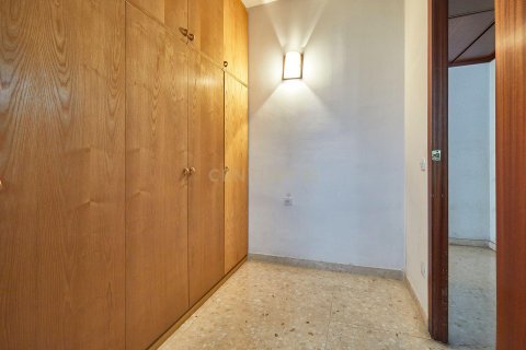 Huoneisto myytävänä Barcelona, Espanja, 4 makuuhuonetta, 134 m2 No. 166944 - kuva 25