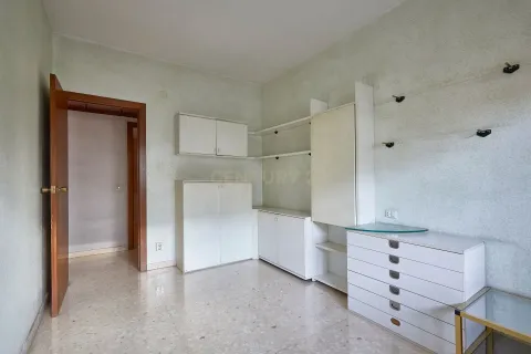 Huoneisto myytävänä Barcelona, Espanja, 4 makuuhuonetta, 134 m2 No. 166944 - kuva 16